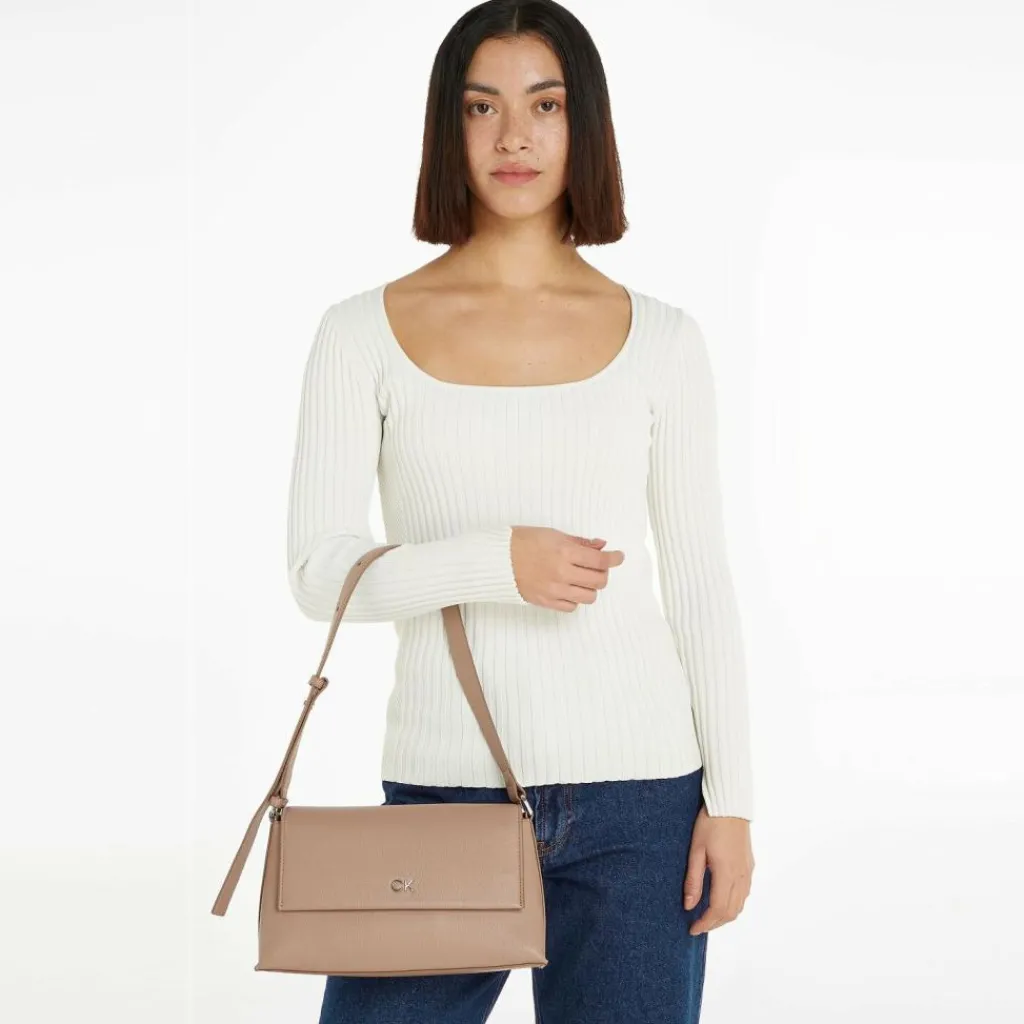 Calvin Klein Henkeltaschen|Schultertaschen<CK Daily Schultertasche 28 cm chanterelle