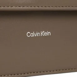 Calvin Klein CK Essential Handtasche 20 cm green
