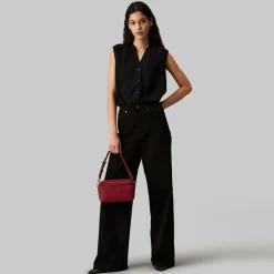 Calvin Klein Schultertaschen<CK Must Schultertasche 21.5 cm biking red