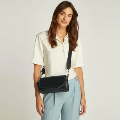 Calvin Klein Schultertaschen<CK Must Schultertasche 28 cm black