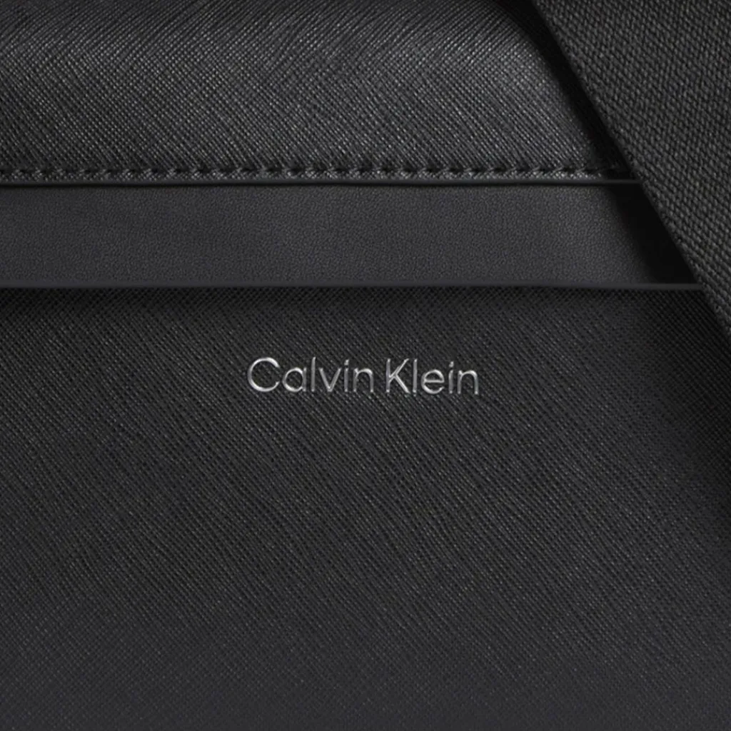 New Calvin Klein CK Must Umhängetasche 20.5 cm black