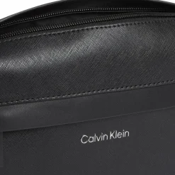 New Calvin Klein CK Must Umhängetasche 20.5 cm black