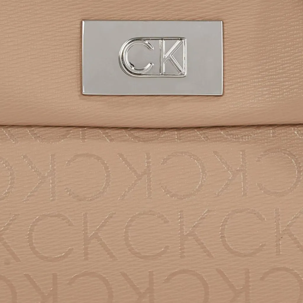 Calvin Klein Henkeltaschen|Schultertaschen<CK Push Schultertasche 28 cm chanterelle epi mono