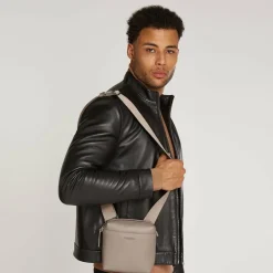 Calvin Klein Umhängetaschen<Clean Essential Umhängetasche 15.5 cm cinder