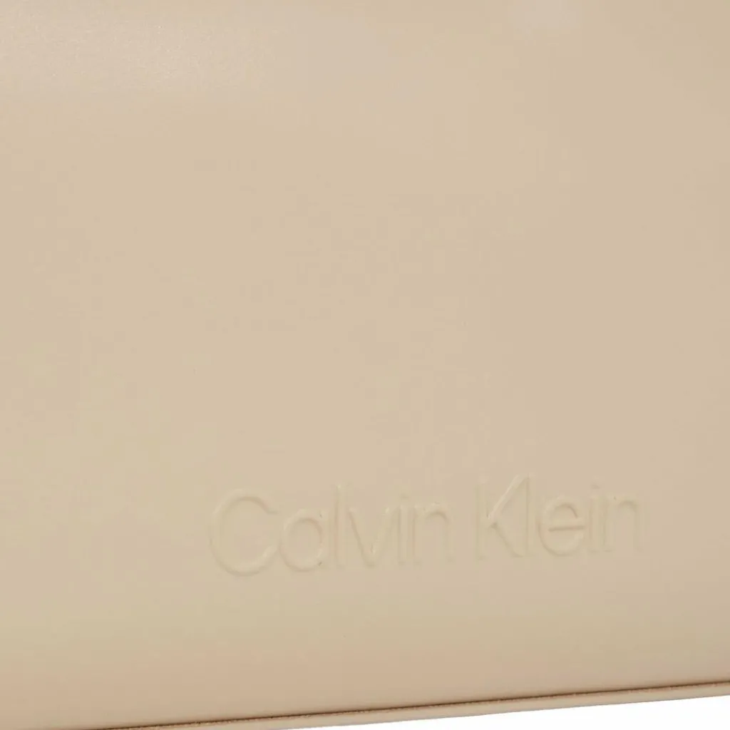 Calvin Klein Henkeltaschen|Schultertaschen<Embossed Schultertasche 31 cm brown