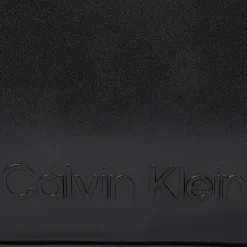Best Calvin Klein Embossed Umhängetasche 22.5 cm black