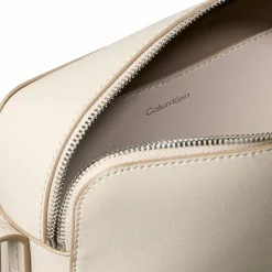 Calvin Klein Umhängetaschen<Foil Umhängetasche 21 cm desert taupe