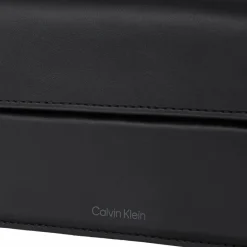 Calvin Klein Jeans Umhängetaschen<Belted Umhängetasche 24 cm black