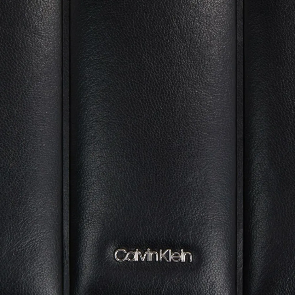 Calvin Klein Line Quilt Schultertasche 28 cm