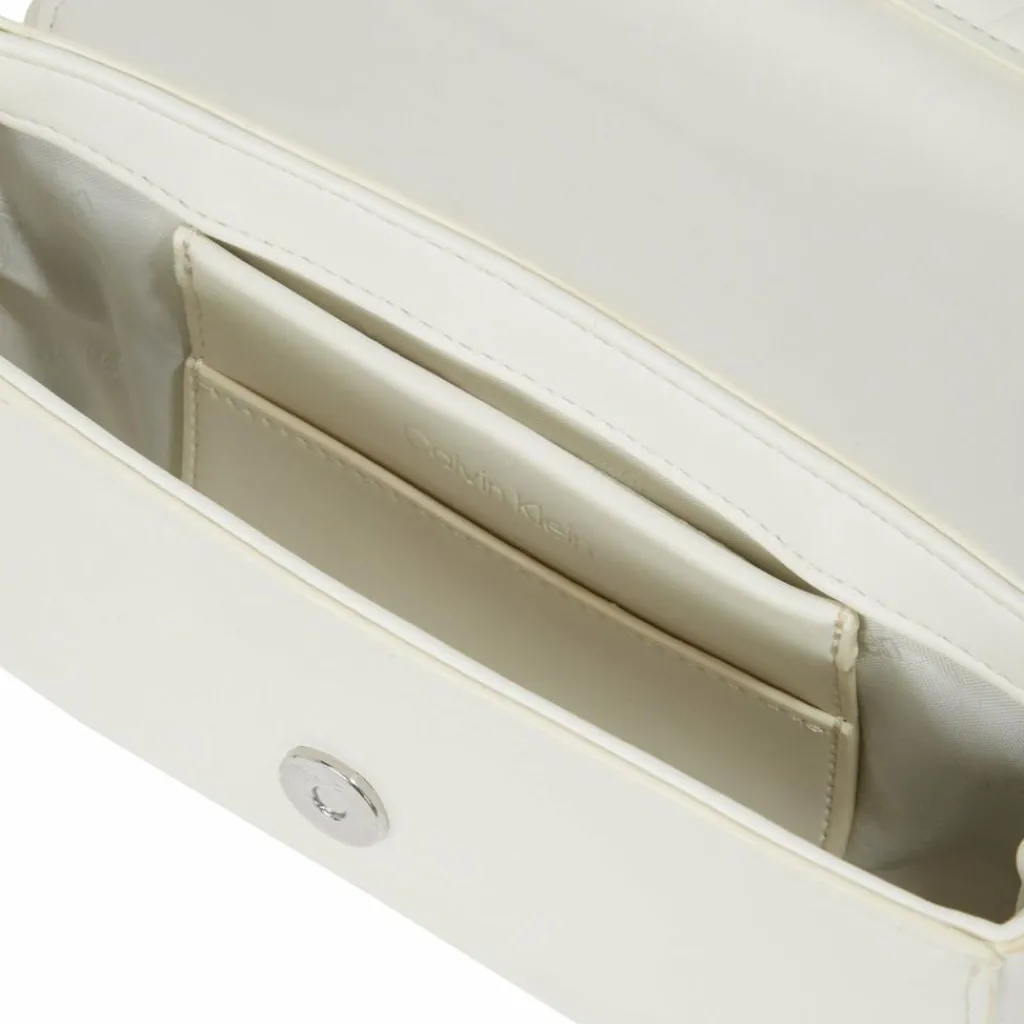 Calvin Klein Umhängetaschen<Mini Quilt Umhängetasche 21 cm beige