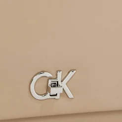 Outlet Calvin Klein Re-Lock Schultertasche 26 cm brown