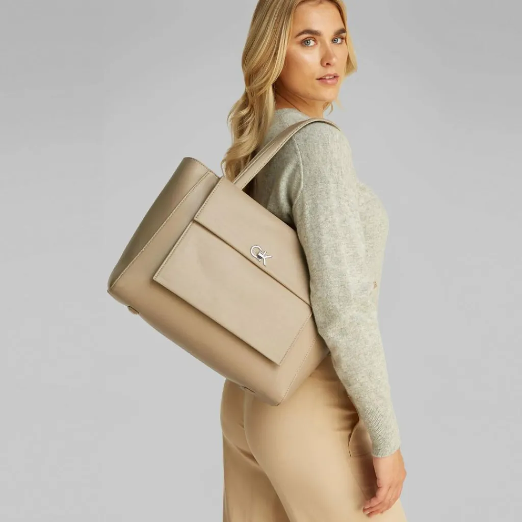 Hot Calvin Klein Re-Lock Schultertasche 44 cm brown