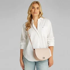 Calvin Klein Umhängetaschen<Re-Lock Umhängetasche 24 cm pink