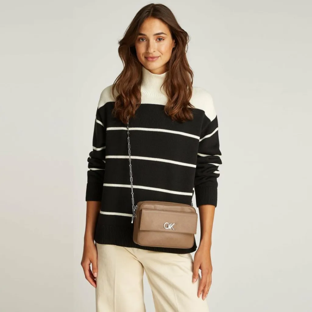 Sale Calvin Klein Re-Lock Umhängetasche 21 cm beige