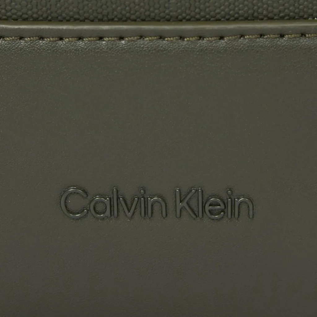 Outlet Calvin Klein Tech Sensual Mini Bag Umhängetasche 17 cm dark olive