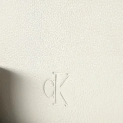 Calvin Klein Umhängetaschen<Ultralight Umhängetasche 20 cm lily white