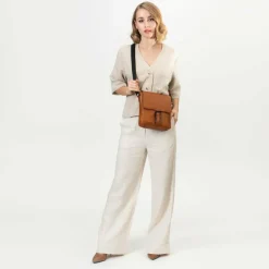 Farmhood Umhängetaschen<Memphis Umhängetasche Leder 22 cm cognac