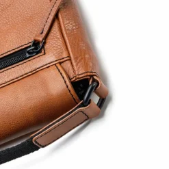 Farmhood Umhängetaschen<Memphis Umhängetasche Leder 22 cm cognac