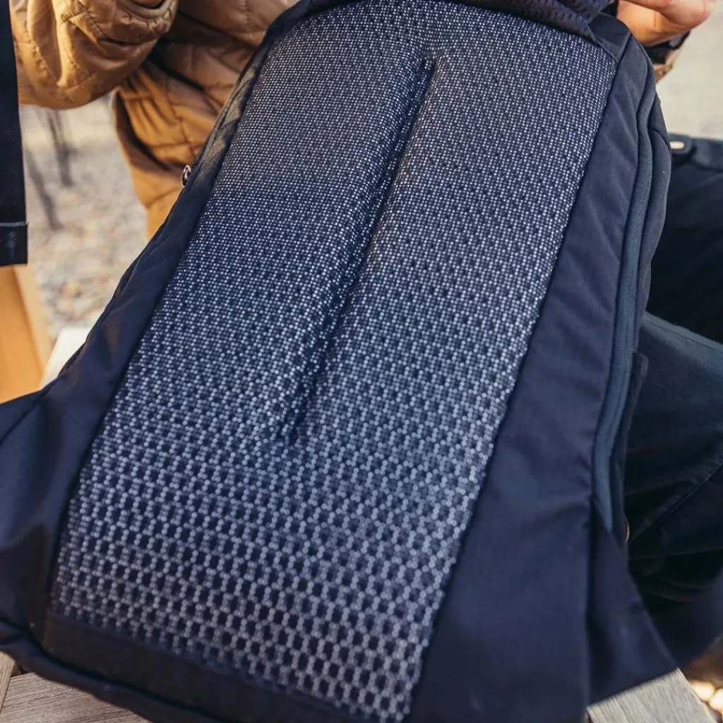 Discount Gregory Rhune 22 Daypack 48 cm Laptopfach carbon black