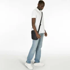 Hot Hugo Quantic Mini Bag Umhängetasche 16.5 cm black