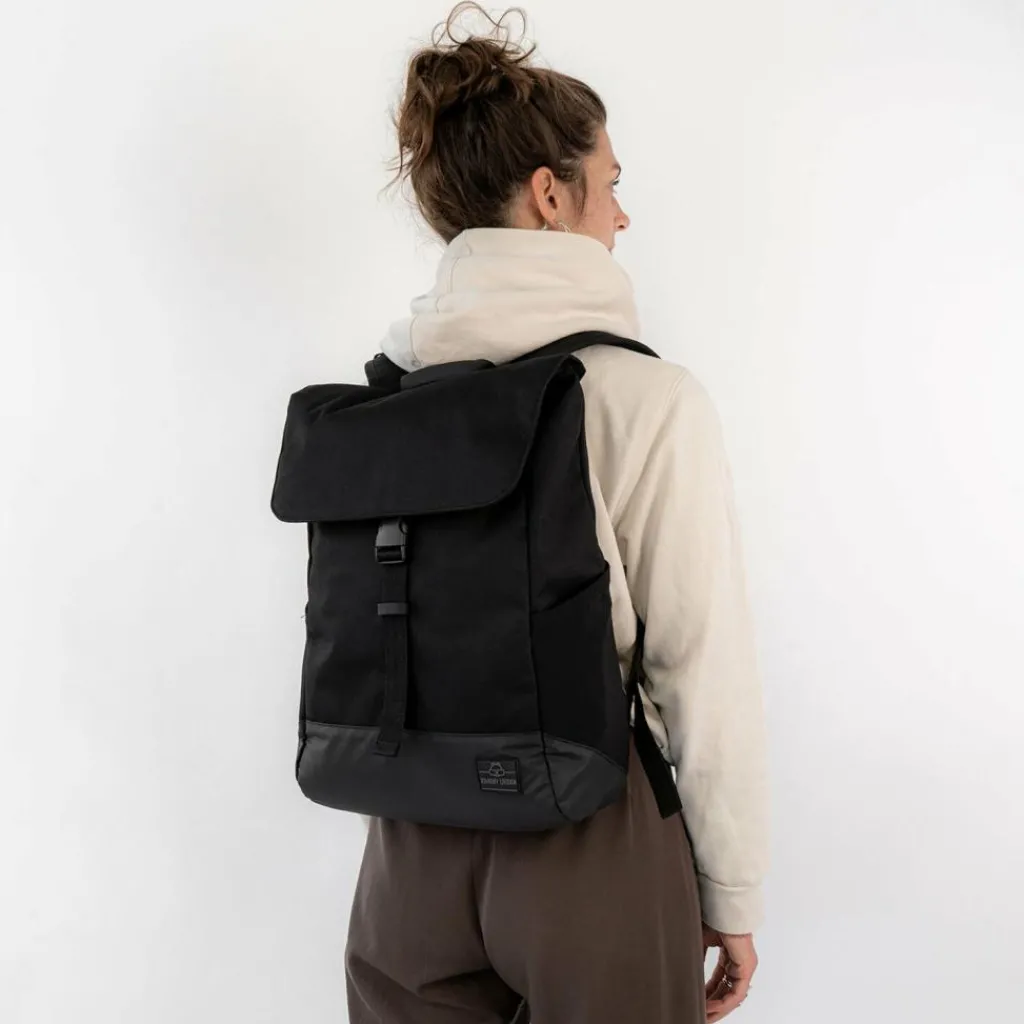 Johnny Urban Daypacks<Flash Series Mika Daypack 40 cm Laptopfach black