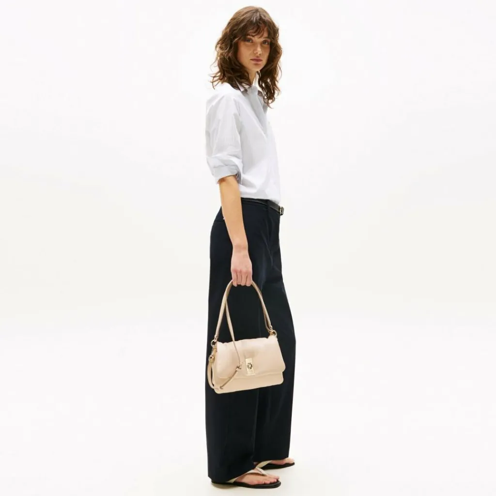 Tommy Hilfiger Schultertaschen<Soft Leather Schultertasche Leder 27 cm clayed pebble