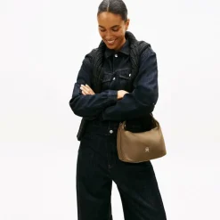 Tommy Hilfiger Henkeltaschen<TH Go Handtasche 28 cm nordic taupe